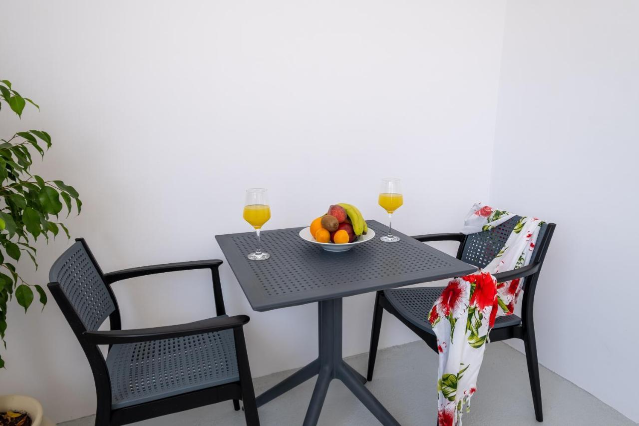 Sand Gem - Beach Apartments เปริโวลอส ภายนอก รูปภาพ