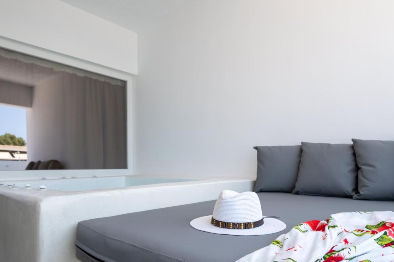Sand Gem - Beach Apartments เปริโวลอส ภายนอก รูปภาพ