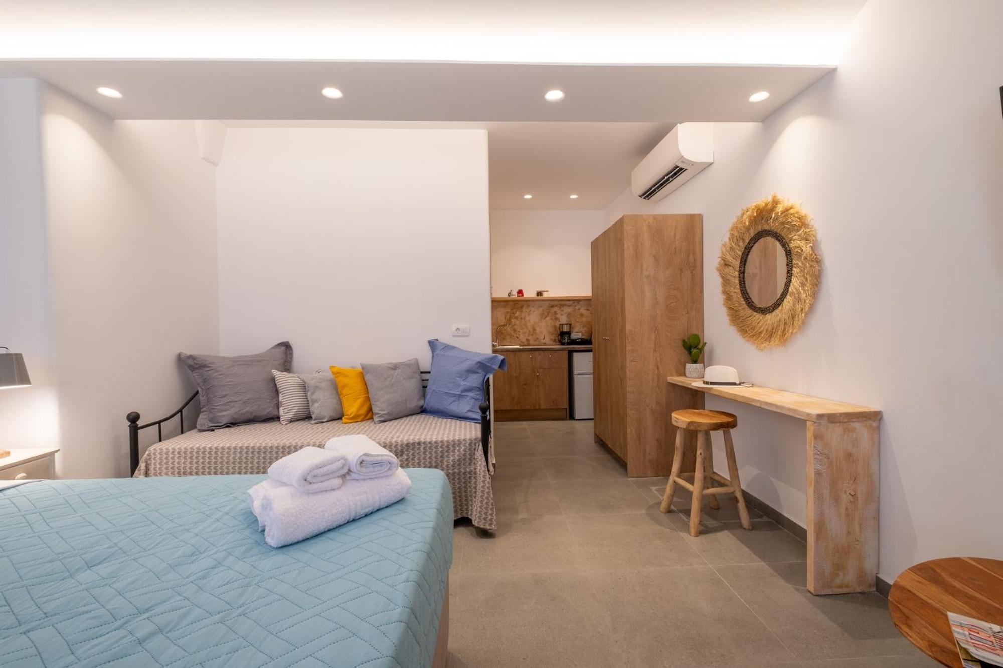 Sand Gem - Beach Apartments เปริโวลอส ภายนอก รูปภาพ