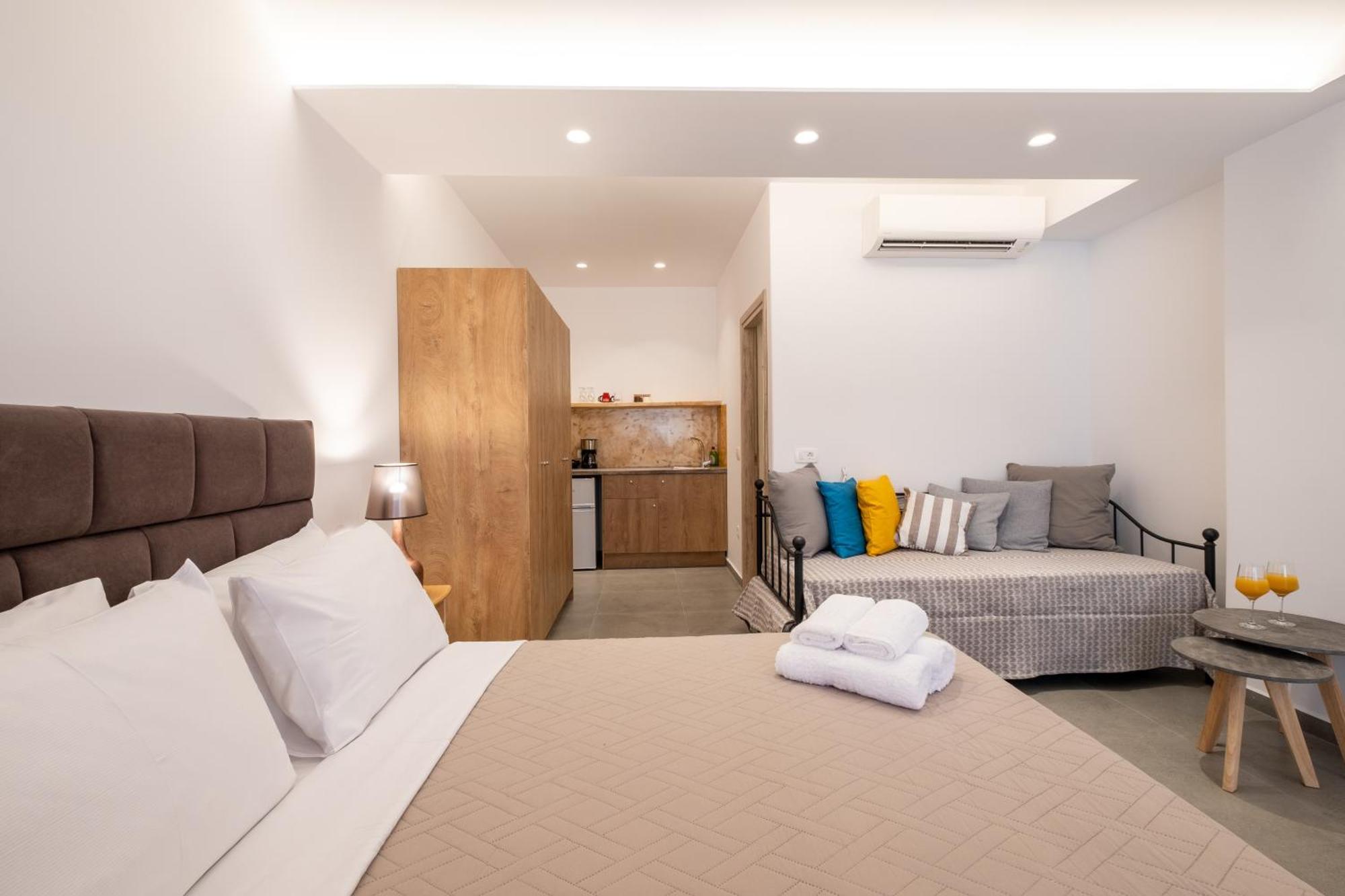 Sand Gem - Beach Apartments เปริโวลอส ภายนอก รูปภาพ
