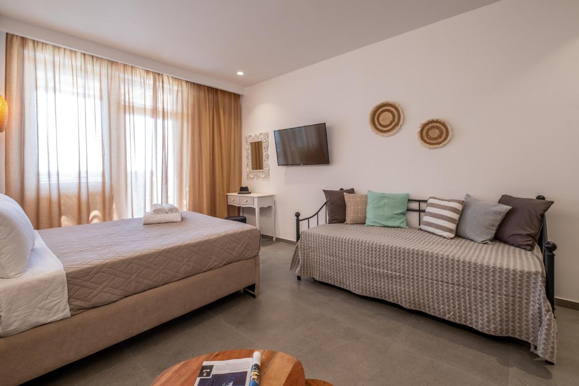 Sand Gem - Beach Apartments เปริโวลอส ภายนอก รูปภาพ