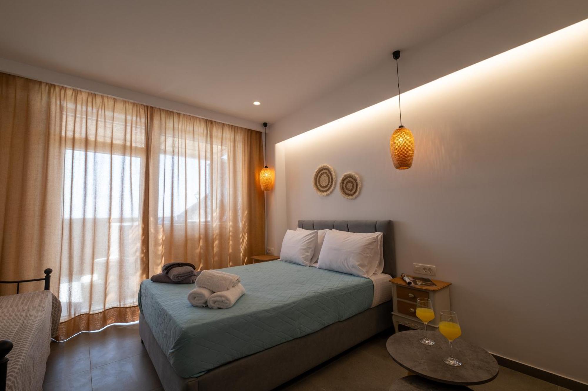 Sand Gem - Beach Apartments เปริโวลอส ภายนอก รูปภาพ