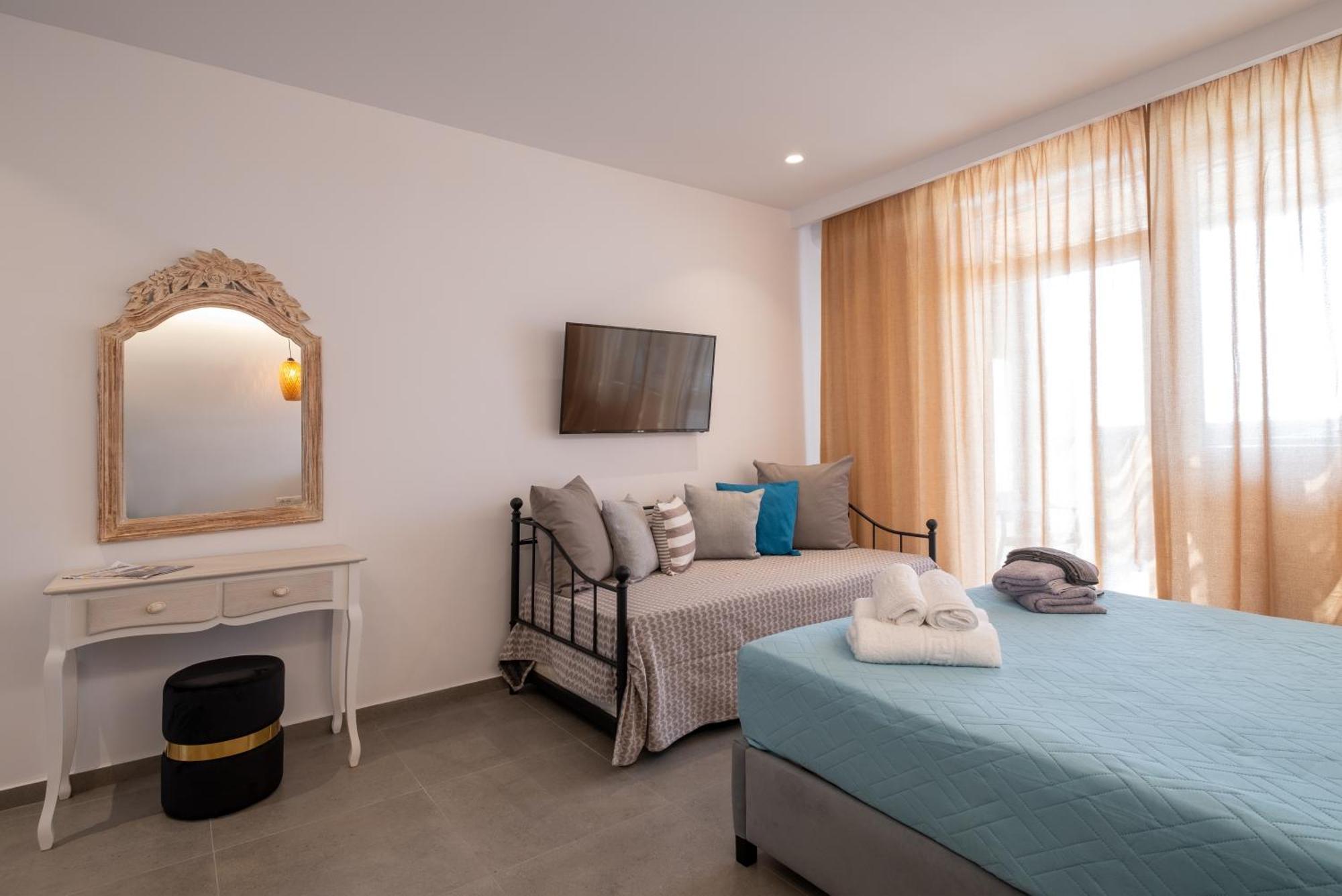 Sand Gem - Beach Apartments เปริโวลอส ภายนอก รูปภาพ