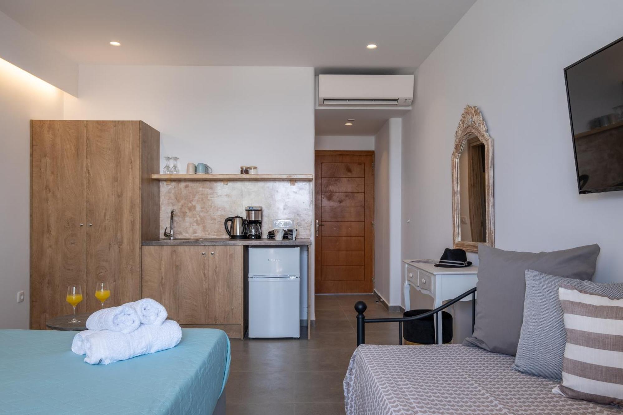Sand Gem - Beach Apartments เปริโวลอส ภายนอก รูปภาพ
