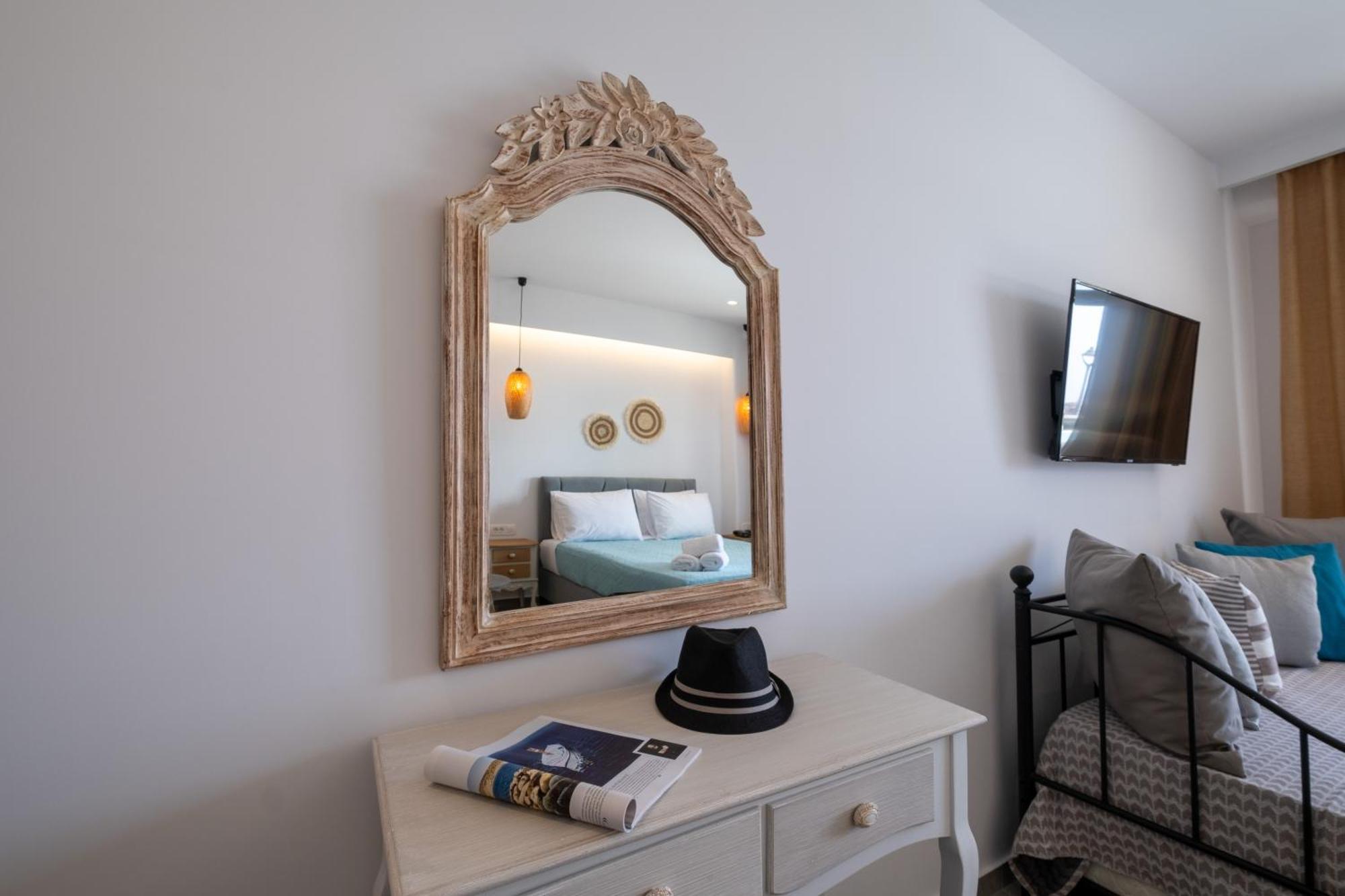 Sand Gem - Beach Apartments เปริโวลอส ภายนอก รูปภาพ